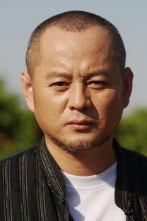 岳霄冰资料,从演艺新星到公益使者，探寻她的多彩人生轨迹